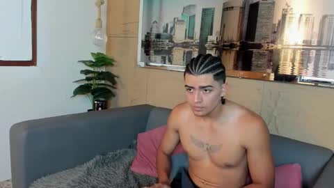 Elloit Colton online show from 11-16-25, 06:02