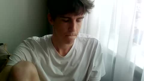Snapshot of elliotdamri chatting on 06-10-26, 03:33 Elliot Damri online show from 06-10-26, 03:33