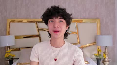 Snapshot of elliotvolkov chatting on 12-19-25, 05:31 elliotvolkov online show from 12-19-25, 05:31