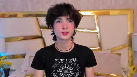 Snapshot of elliotvolkov chatting on 01-13-26, 04:23 elliotvolkov online show from 01-13-26, 04:23