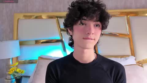 Snapshot of elliotvolkov chatting on 01-15-26, 05:16 elliotvolkov online show from 01-15-26, 05:16