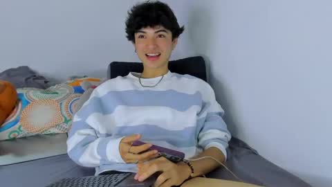 Snapshot of elliotvolkov chatting on 04-21-26, 01:42 elliotvolkov online show from 04-21-26, 01:42