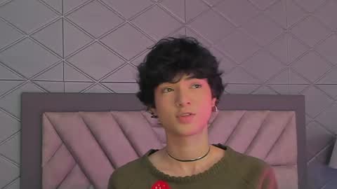 Snapshot of elliotvolkov chatting on 06-03-26, 05:43 elliotvolkov online show from 06-03-26, 05:43