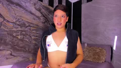 Snapshot of ellis_brown chatting on 09-24-25, 02:26 Ellis online show from 09-24-25, 02:26