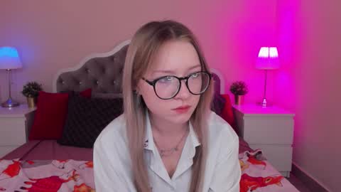 Snapshot of elliup chatting on 09-24-25, 10:07 elliup online show from 09-24-25, 10:07