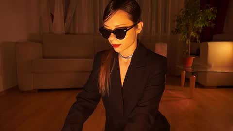 Snapshot of elly_fry chatting on 11-21-25, 06:06 Art Place online show from 11-21-25, 06:06