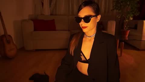 Snapshot of elly_fry chatting on 11-22-25, 06:18 Art Place online show from 11-22-25, 06:18