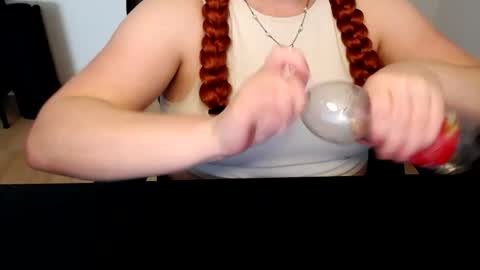 Elly online show from 06-17-26, 12:07