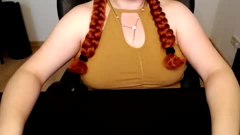 Elly online show from 06-18-26, 06:46
