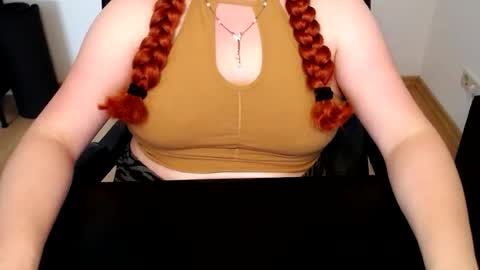 Elly online show from 06-18-26, 11:03