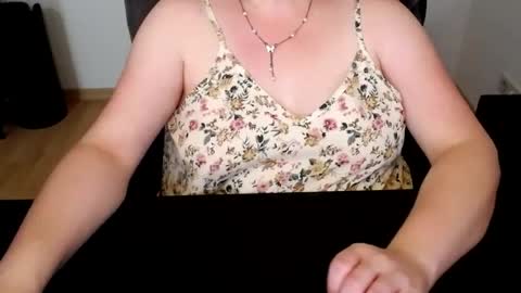 Elly online show from 06-22-26, 11:18