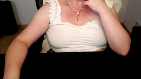 Elly online show from 06-30-26, 06:53