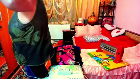 Snapshot of ellyhot53 chatting on 03-03-25, 12:26 ellyhot53 online show from 03-03-25, 12:26