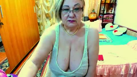 ellyhot53 online show from 06-21-26, 03:58