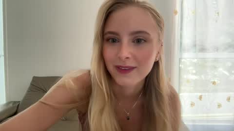 ellykeyofficial online show from 08-02-26, 04:38