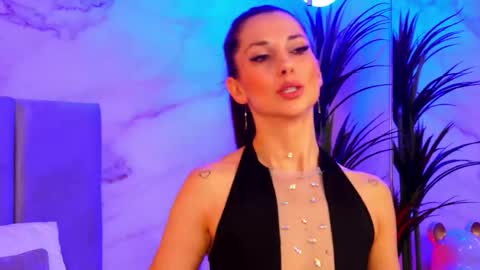 Elly online show from 12-16-25, 09:09