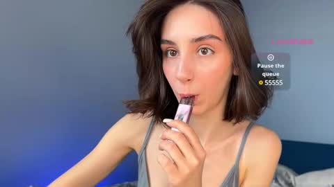 Snapshot of ellzabeth_ellison chatting on 03-08-25, 06:43 Im online Fri Sun Mon Tue Thu Fri Sat3 from 1000 online show from 03-08-25, 06:43