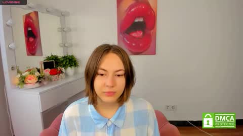Snapshot of elma_lily chatting on 10-10-25, 06:01 elma_lily online show from 10-10-25, 06:01