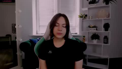 Snapshot of elma_lily chatting on 10-22-25, 06:57 elma_lily online show from 10-22-25, 06:57