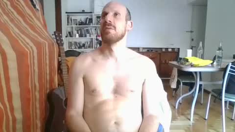 Snapshot of elmatirestrepo chatting on 01-07-25, 06:24 Mati Restrepo online show from 01-07-25, 06:24