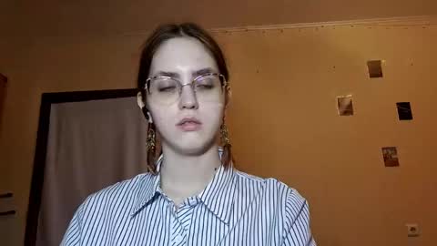 Kate online show from 04-19-26, 02:27