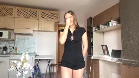 Lina online show from 06-12-26, 09:19