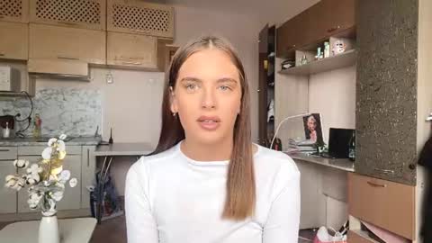 Lina online show from 06-14-26, 11:12