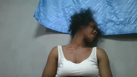 elodie228680 online show from 05-11-26, 03:07
