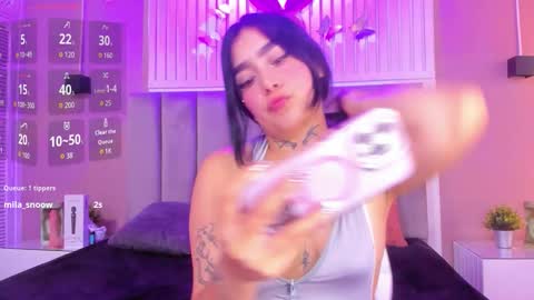 Elodie  online show from 09-09-25, 07:57