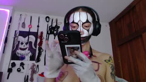 Snapshot of eloise_brown_ chatting on 01-04-25, 11:59 Chelsea Please help me to reach 100 thumbs up online show from 01-04-25, 11:59