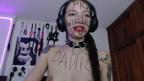 Snapshot of eloise_brown_ chatting on 01-07-25, 05:54 Chelsea Please help me to reach 100 thumbs up online show from 01-07-25, 05:54