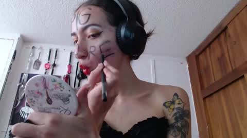 Snapshot of eloise_brown_ chatting on 01-08-25, 09:55 Chelsea Please help me to reach 100 thumbs up online show from 01-08-25, 09:55