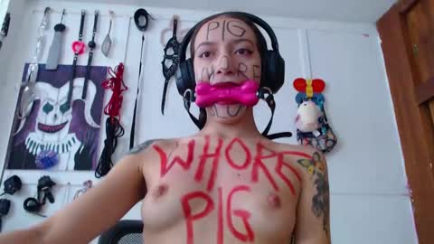 Snapshot of eloise_brown_ chatting on 01-14-25, 06:38 Chelsea Please help me to reach 100 thumbs up online show from 01-14-25, 06:38