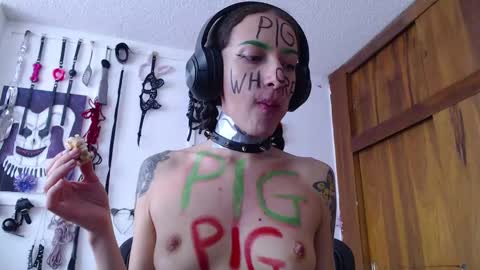 Snapshot of eloise_brown_ chatting on 01-17-25, 09:17 Chelsea Please help me to reach 100 thumbs up online show from 01-17-25, 09:17