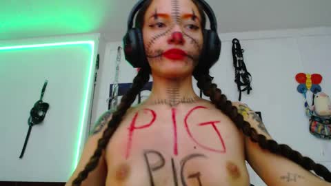 Snapshot of eloise_brown_ chatting on 01-22-25, 11:43 Chelsea Please help me to reach 100 thumbs up online show from 01-22-25, 11:43