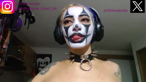 Snapshot of eloise_brown_ chatting on 09-22-25, 09:11 Chelsea Please help me to reach 100 thumbs up online show from 09-22-25, 09:11