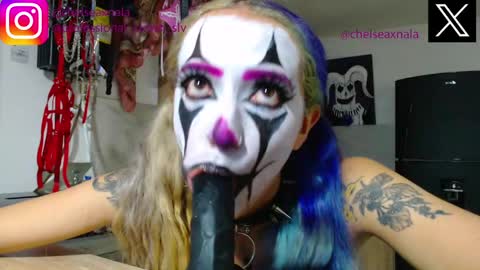 Snapshot of eloise_brown_ chatting on 09-24-25, 10:57 Chelsea Please help me to reach 100 thumbs up online show from 09-24-25, 10:57