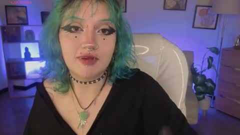 Eloise  . online show from 01-18-26, 03:43