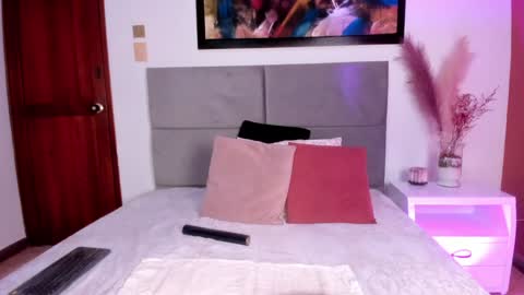 Snapshot of eloisequinn chatting on 01-27-25, 11:43 EloiseQuinn online show from 01-27-25, 11:43