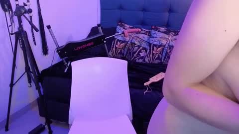 elowen_halley1 online show from 09-27-25, 06:40