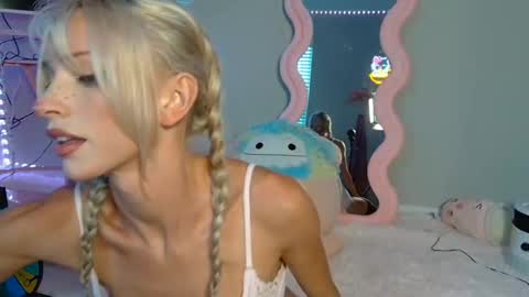 Snapshot of elsa_may chatting on 06-16-26, 12:13 elsa_may online show from 06-16-26, 12:13