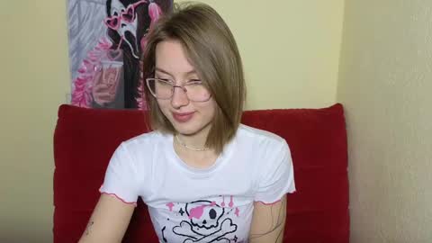 Snapshot of elsaangel chatting on 01-10-25, 07:35 elsaangel online show from 01-10-25, 07:35