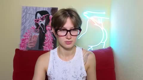 Snapshot of elsaangel chatting on 09-19-25, 02:02 elsaangel online show from 09-19-25, 02:02