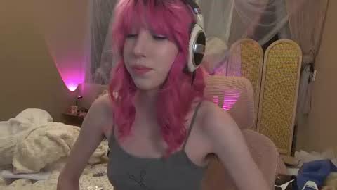 Snapshot of elslove chatting on 07-26-26, 02:42 ELS online show from 07-26-26, 02:42