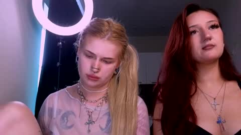 Snapshot of elvenmilk chatting on 05-28-26, 07:49 Ciri online show from 05-28-26, 07:49