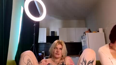 Snapshot of elvenmilk chatting on 06-06-26, 07:57 Ciri online show from 06-06-26, 07:57