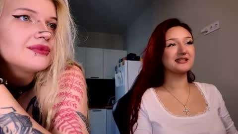 Snapshot of elvenmilk chatting on 06-12-26, 07:51 Ciri online show from 06-12-26, 07:51