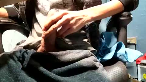 Snapshot of elvergg1 chatting on 12-25-24, 10:06 elvergg1 online show from 12-25-24, 10:06