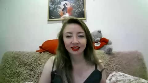 Snapshot of elvinasweet chatting on 10-28-25, 05:44 ElvinaSweet online show from 10-28-25, 05:44