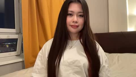 Snapshot of elviracasillo chatting on 03-06-26, 04:58 Yuki online show from 03-06-26, 04:58